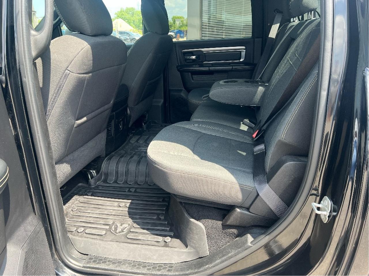 2023 RAM 1500 Classic Warlock Crew 4x4 V6 *TONNEAU *LINER *STEPS *HITCH Photo