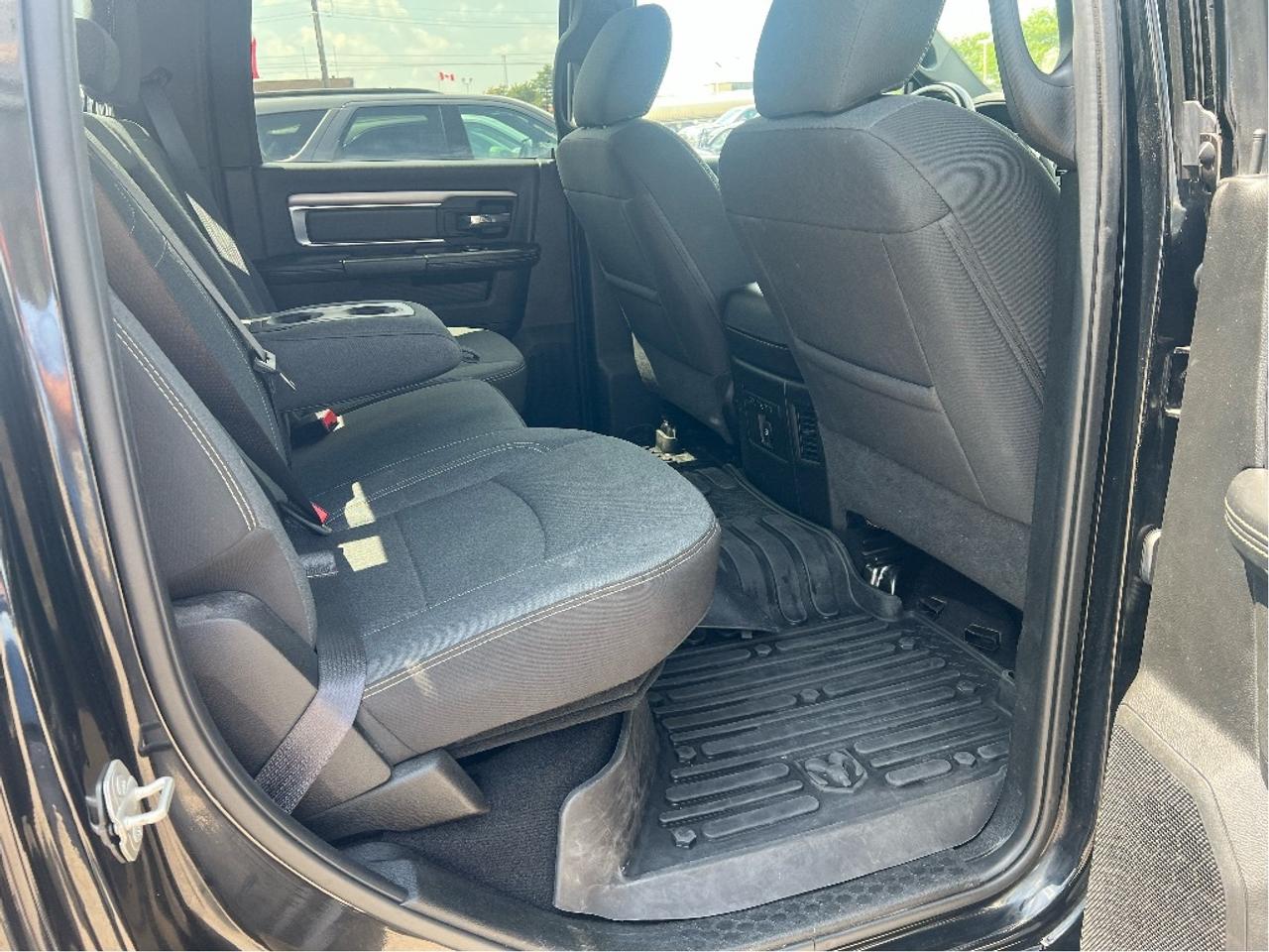 2023 RAM 1500 Classic Warlock Crew 4x4 V6 *TONNEAU *LINER *STEPS *HITCH Photo