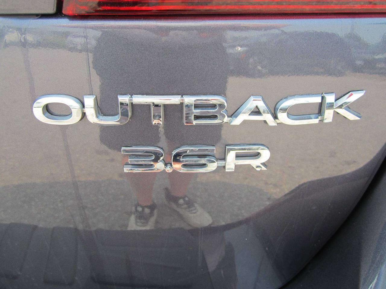 2016 Subaru Outback 4dr Wgn 3.6R Limited LEATHER NAV SUNROOF Photo