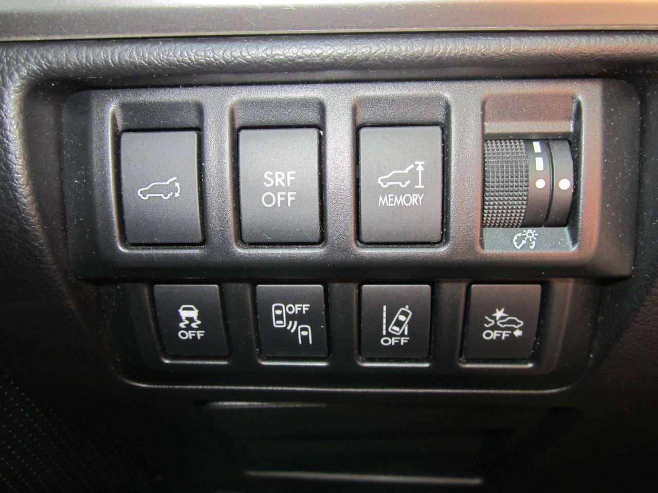 2016 Subaru Outback 4dr Wgn 3.6R Limited LEATHER NAV SUNROOF Photo