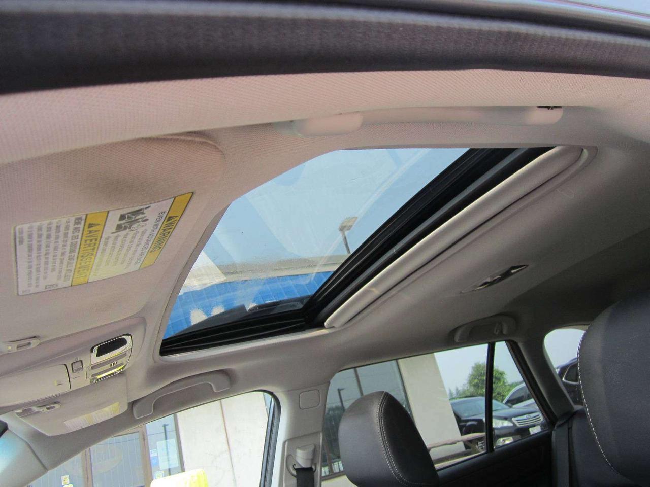 2016 Subaru Outback 4dr Wgn 3.6R Limited LEATHER NAV SUNROOF Photo