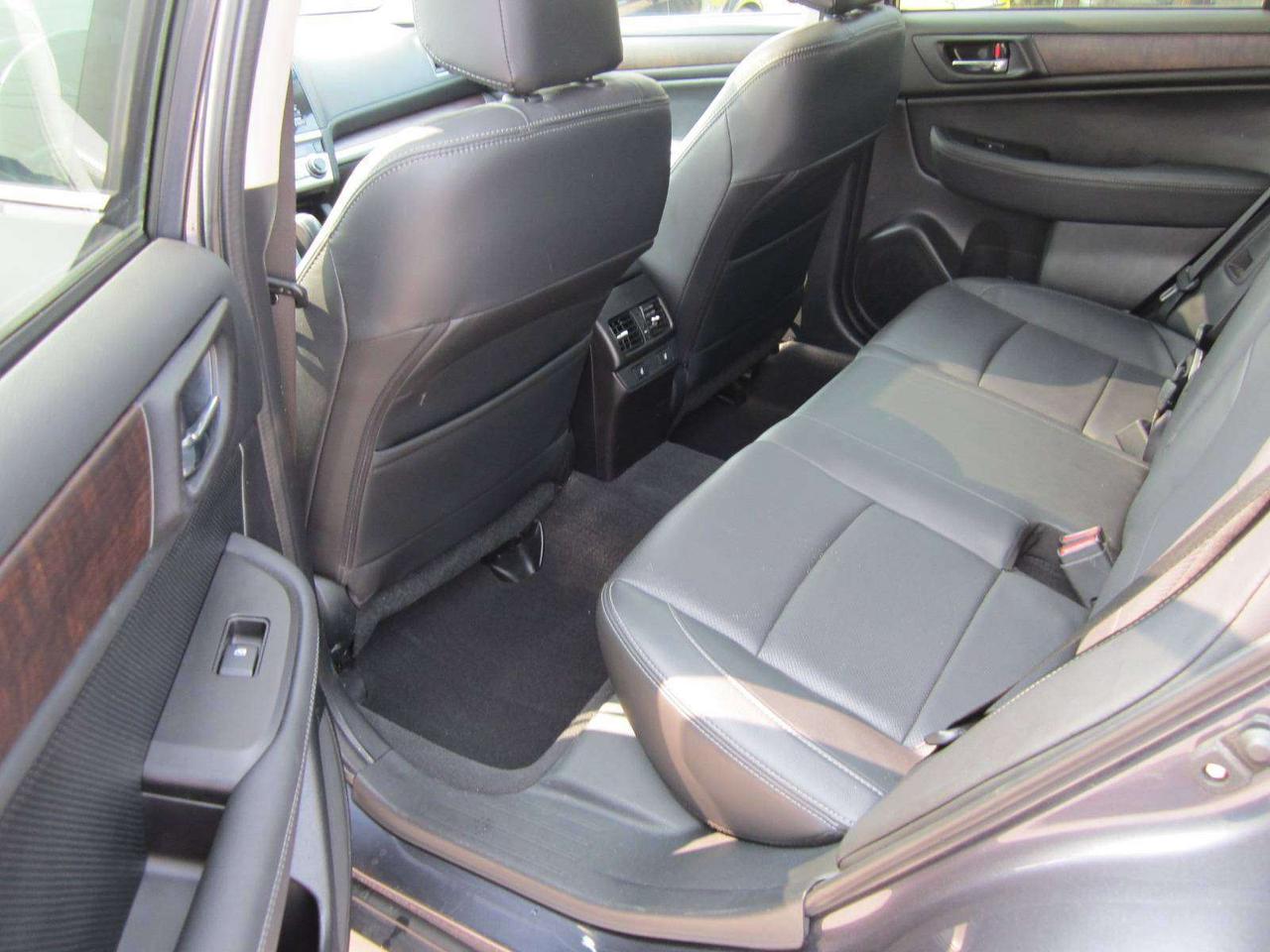 2016 Subaru Outback 4dr Wgn 3.6R Limited LEATHER NAV SUNROOF Photo