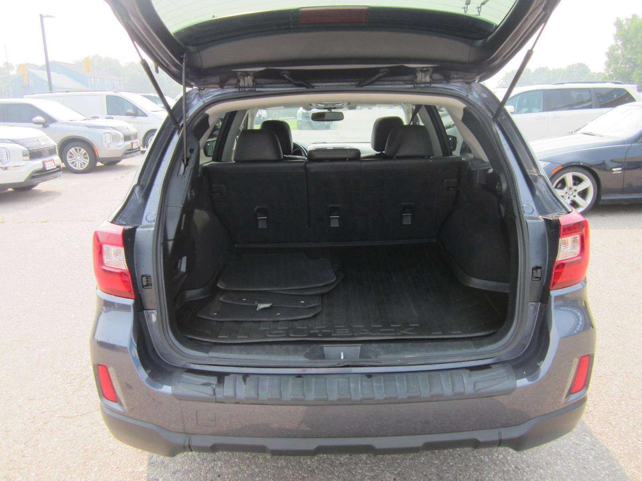 2016 Subaru Outback 4dr Wgn 3.6R Limited LEATHER NAV SUNROOF Photo