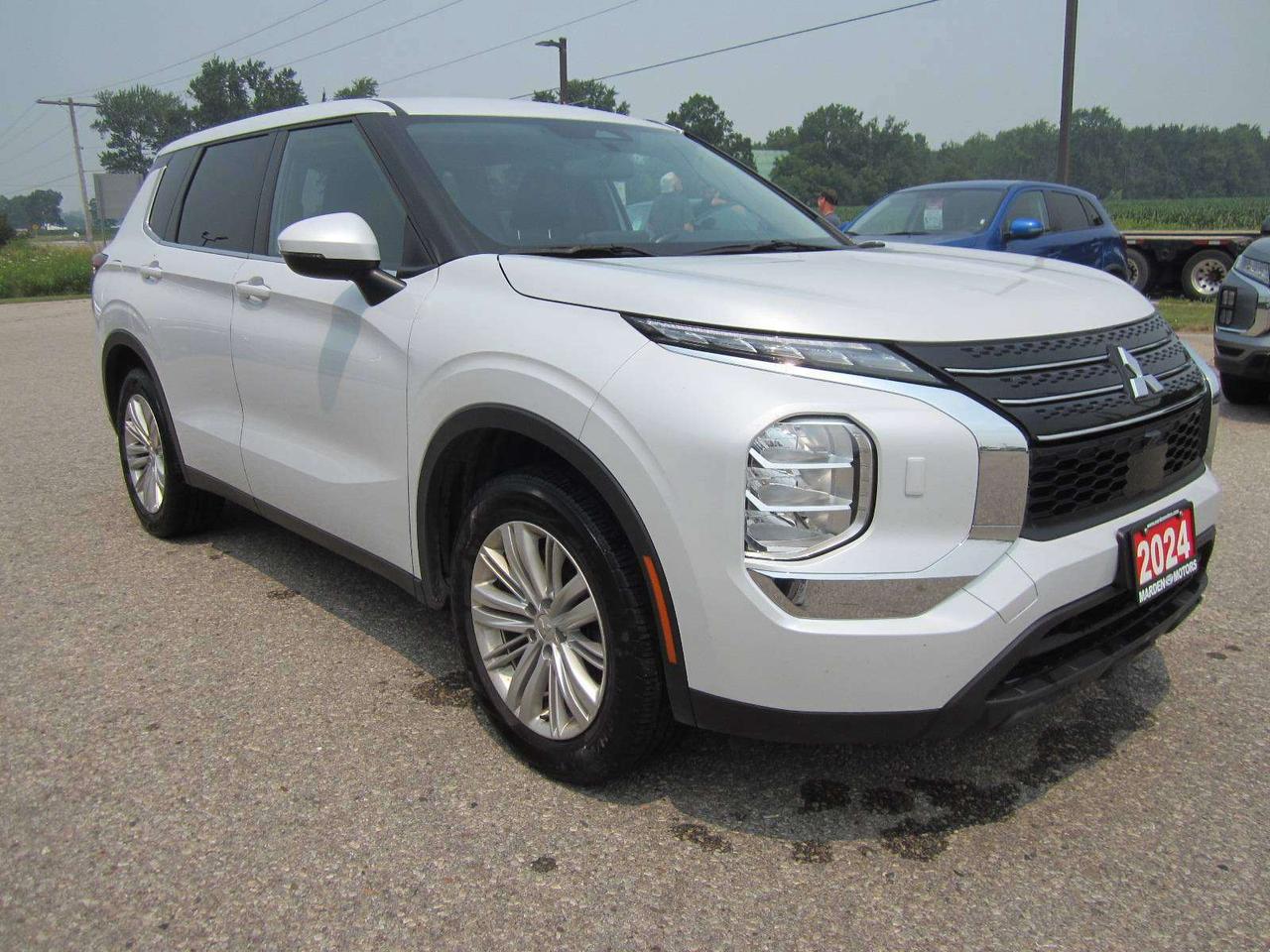 2024 Mitsubishi Outlander ES S-AWC ONE OWNER RENTAL NO ACCIDENTS Photo