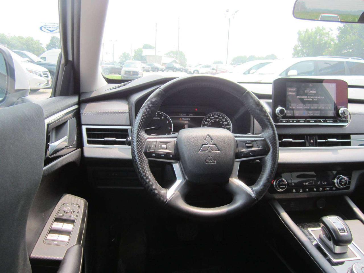 2024 Mitsubishi Outlander ES S-AWC ONE OWNER RENTAL NO ACCIDENTS Photo