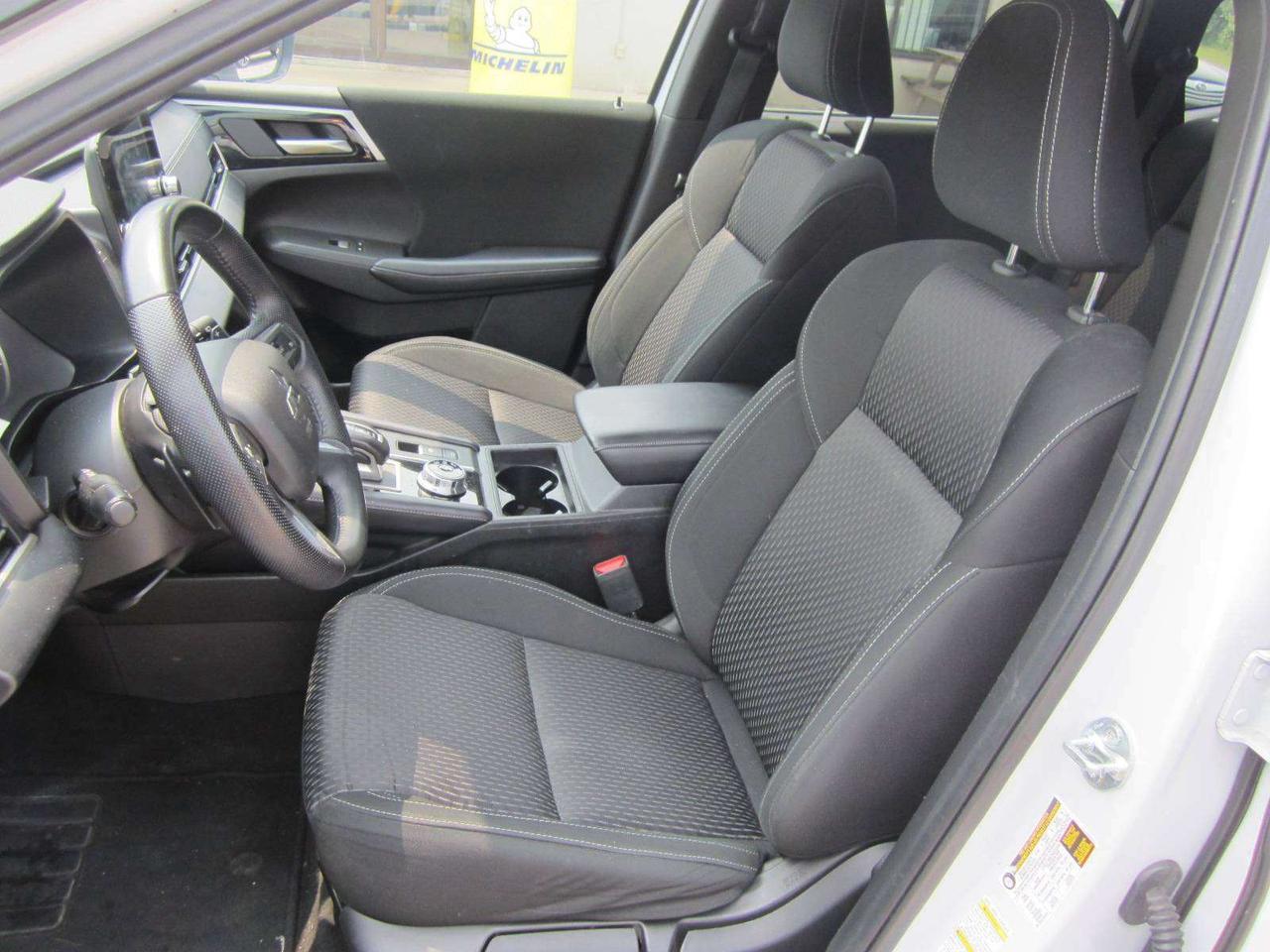 2024 Mitsubishi Outlander ES S-AWC ONE OWNER RENTAL NO ACCIDENTS Photo