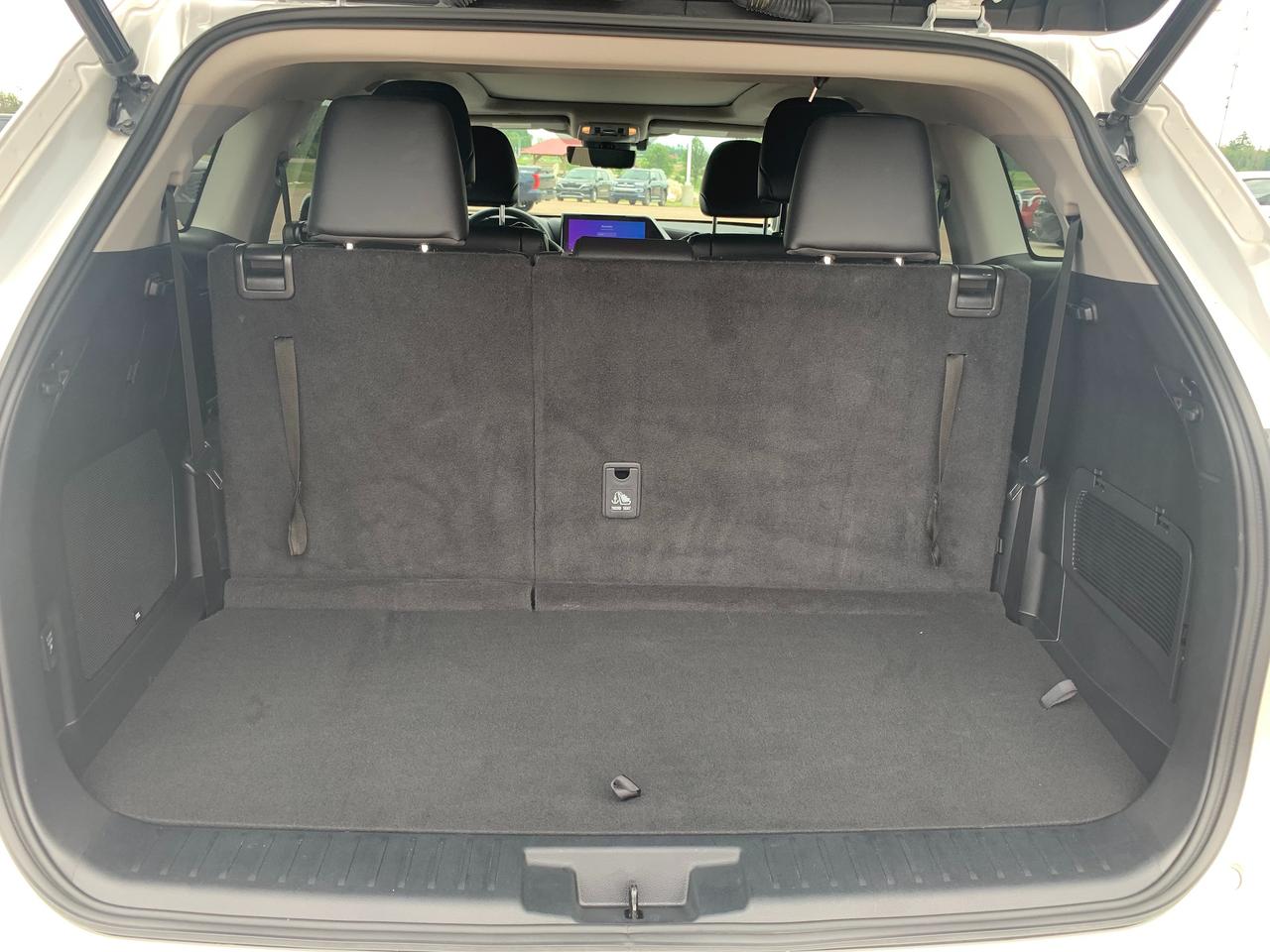 2023 Toyota Highlander Hybrid Platinum Photo