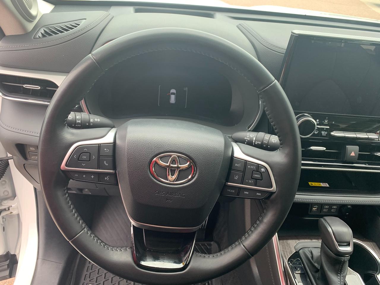 2023 Toyota Highlander Hybrid Platinum Photo