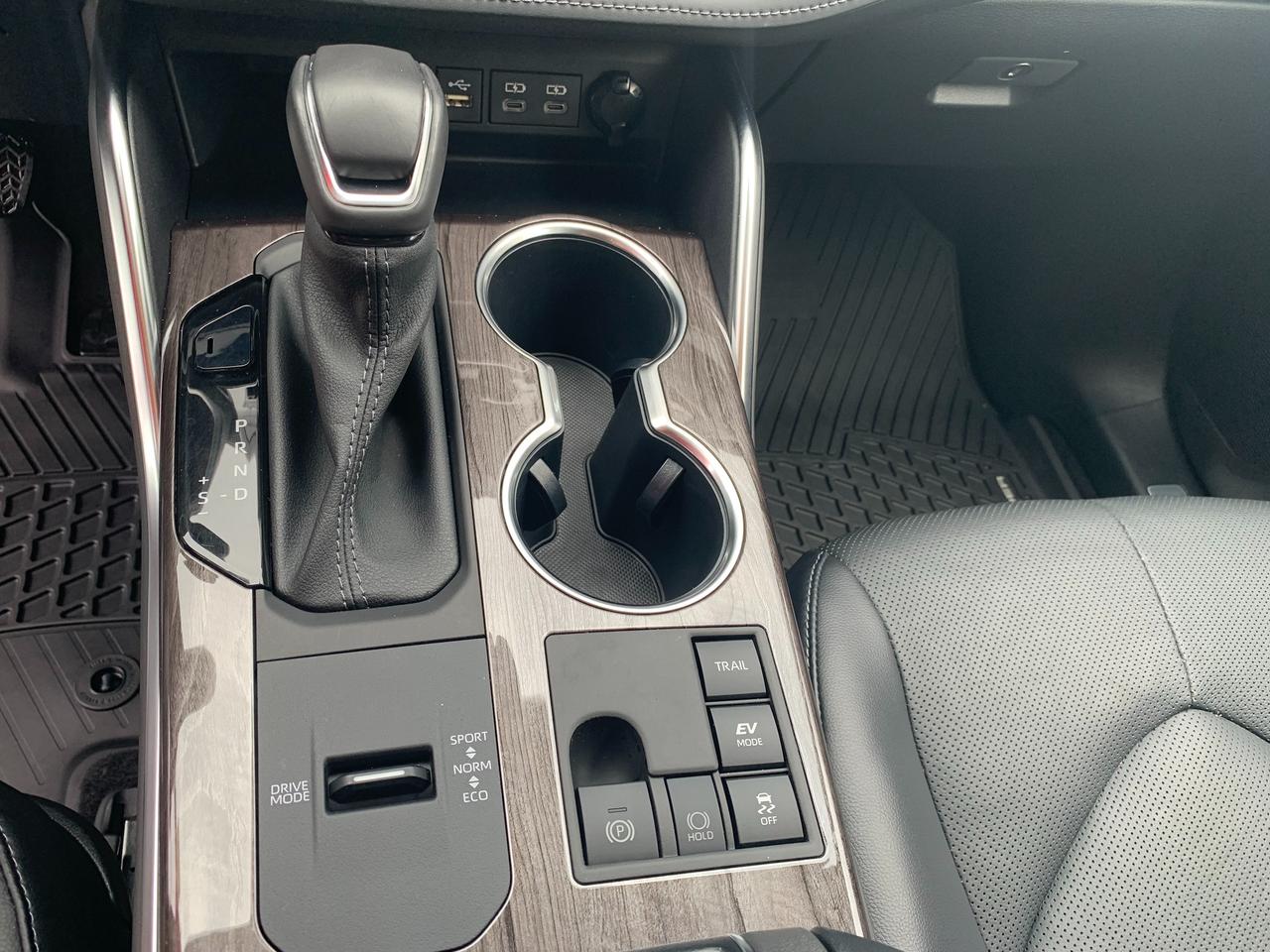 2023 Toyota Highlander Hybrid Limited Platinum Photo