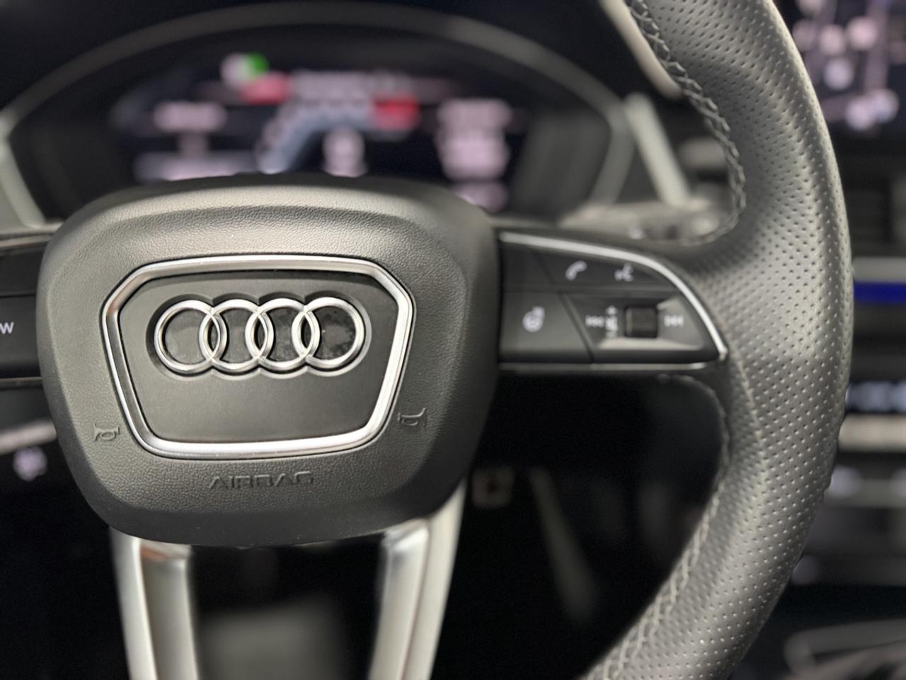 2023 Audi SQ5 Technik Photo