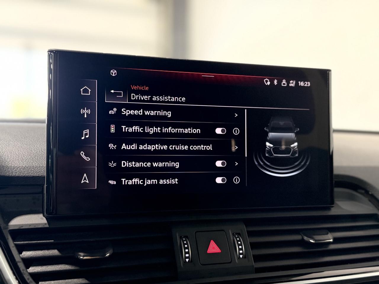 2023 Audi SQ5 Technik Photo