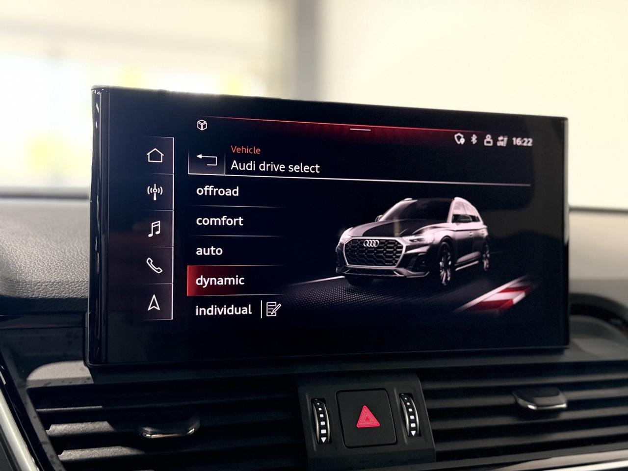 2023 Audi SQ5 Technik Photo