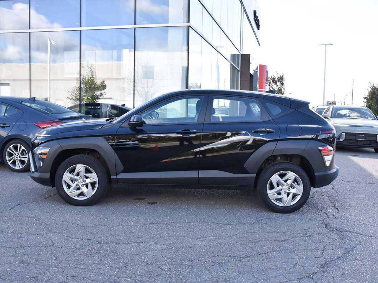 2026 Hyundai KONA 2.0L Essential AWD demo used Photo4