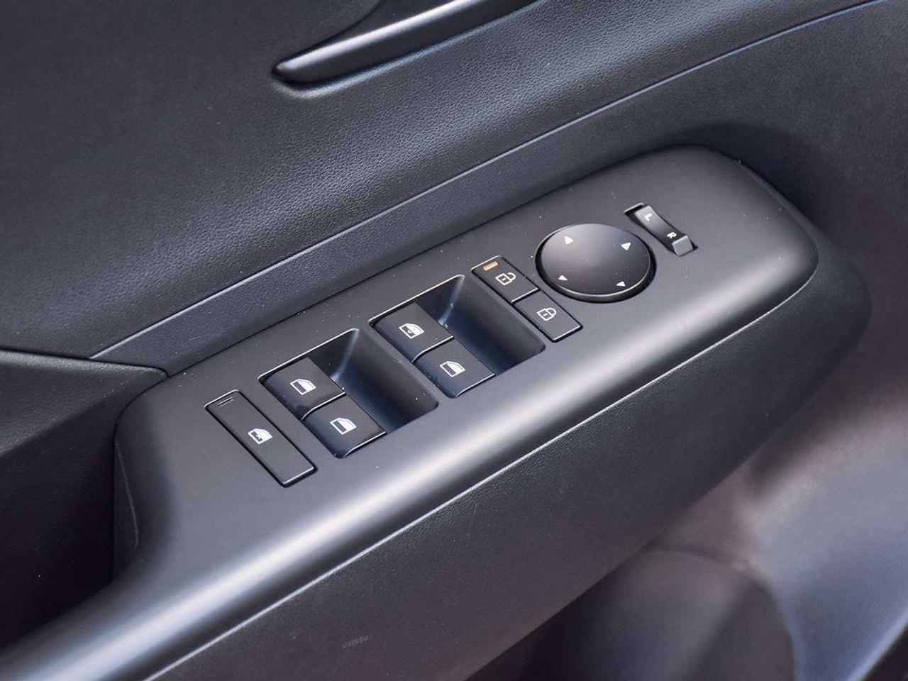 2026 Hyundai KONA 2.0L Essential AWD demo used Photo