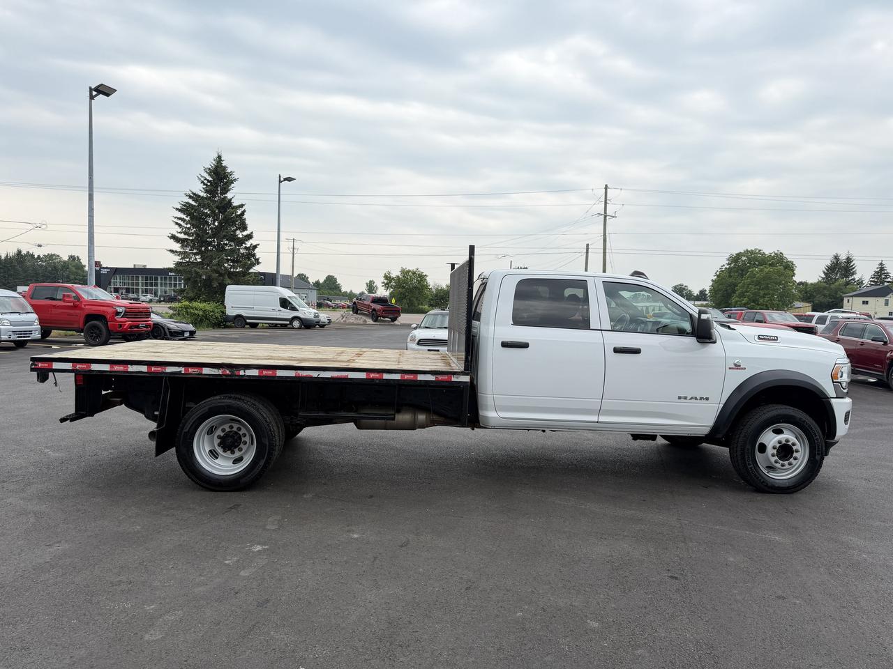 2024 RAM 5500 SLT 4x4 Crew Cab 197.4  WB Photo