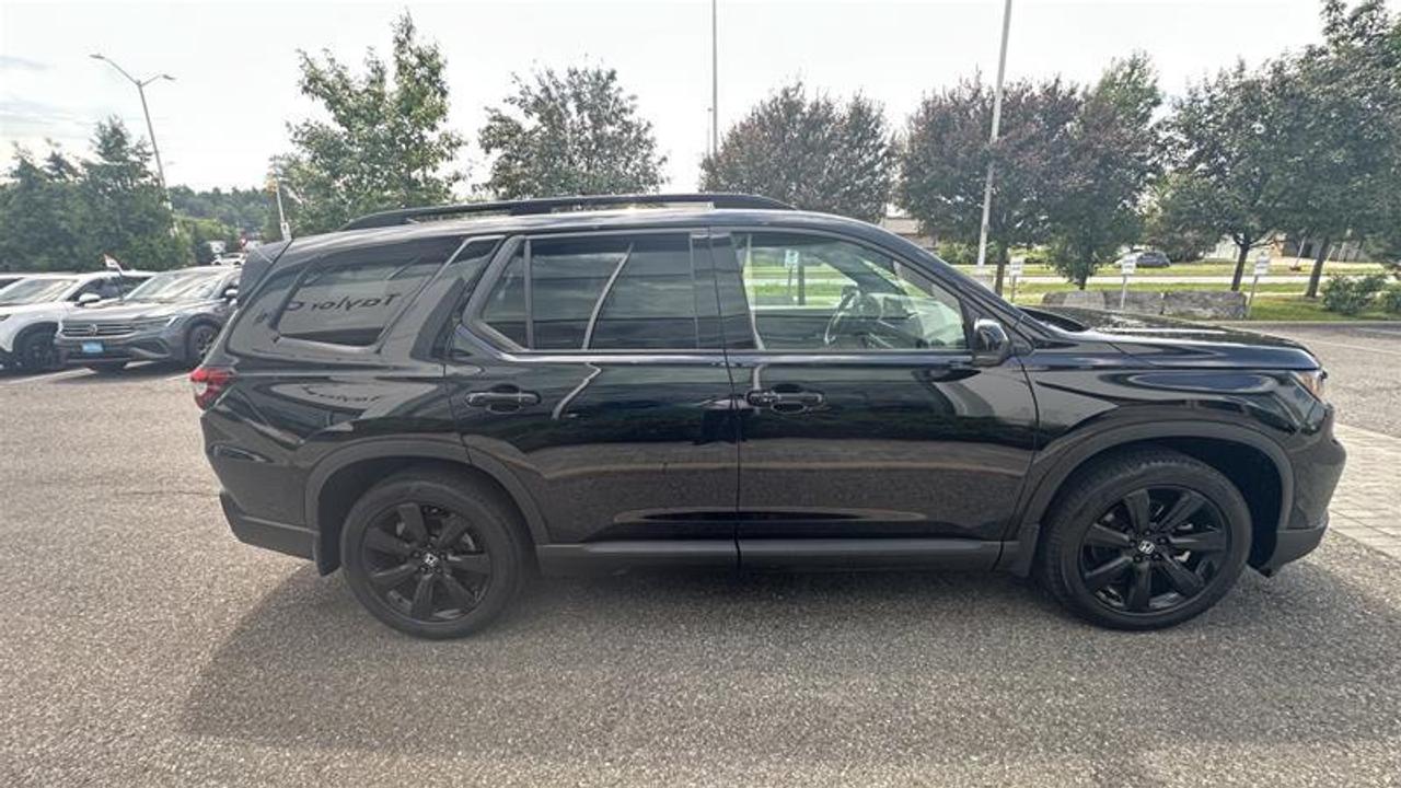 2025 Honda Pilot Black Edition AWD 8-Seater vehicle Photo