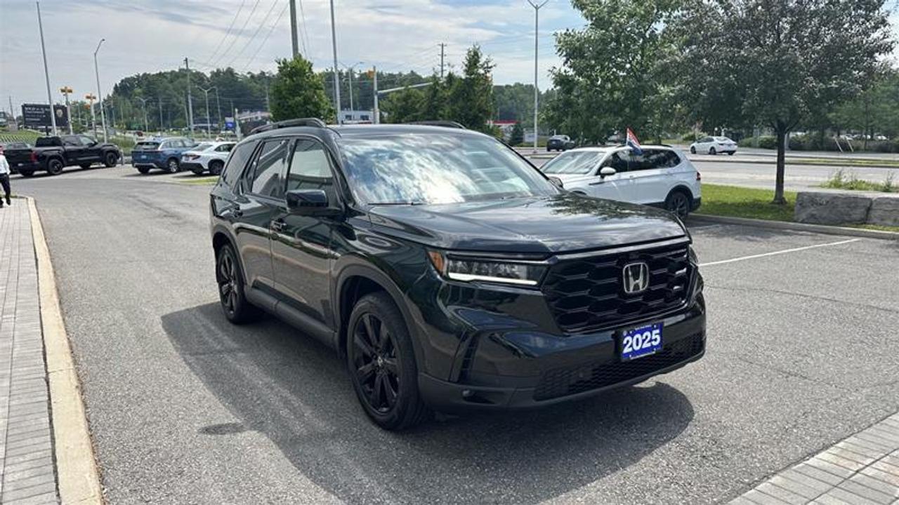 2025 Honda Pilot Black Edition AWD 8-Seater vehicle Photo