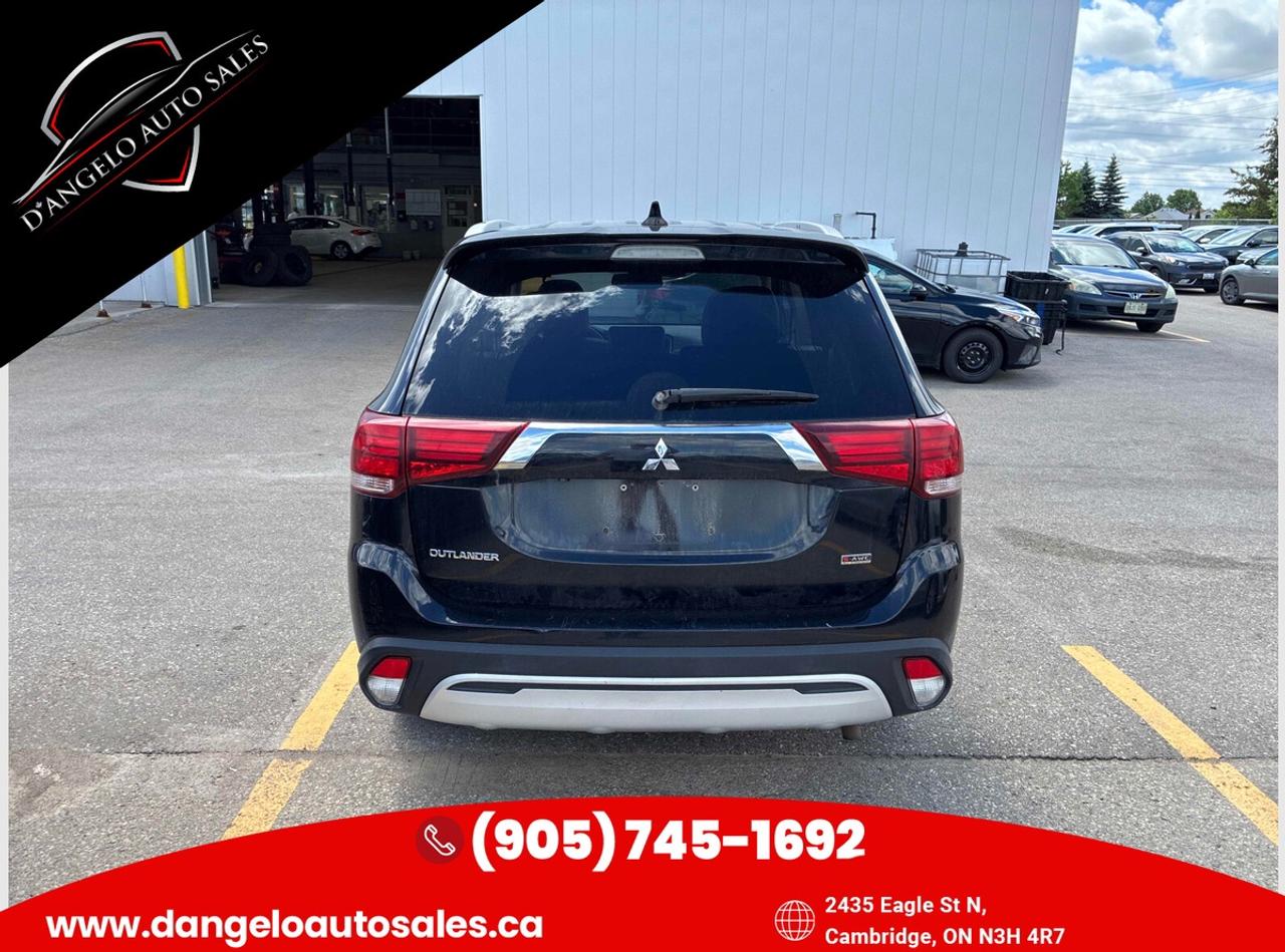 2020 Mitsubishi Outlander ES-AWC Photo