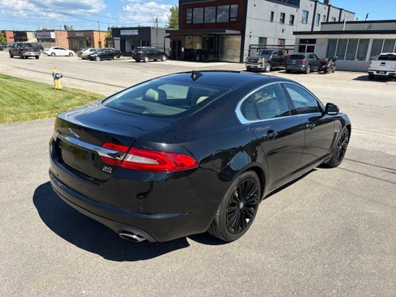 2013 Jaguar XF 3.0L 4dr All-Wheel Drive Sedan Photo
