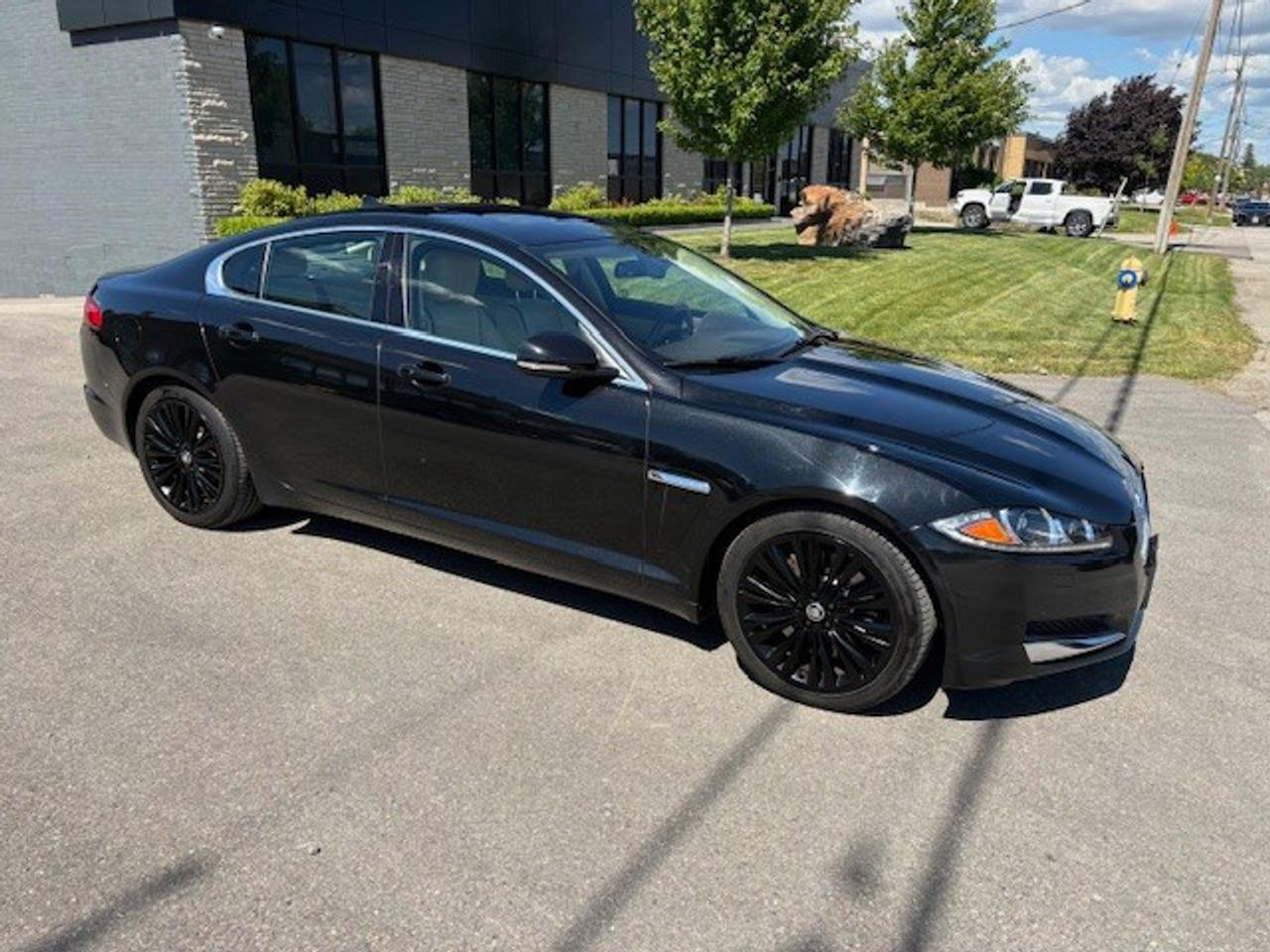2013 Jaguar XF 3.0L 4dr All-Wheel Drive Sedan Photo