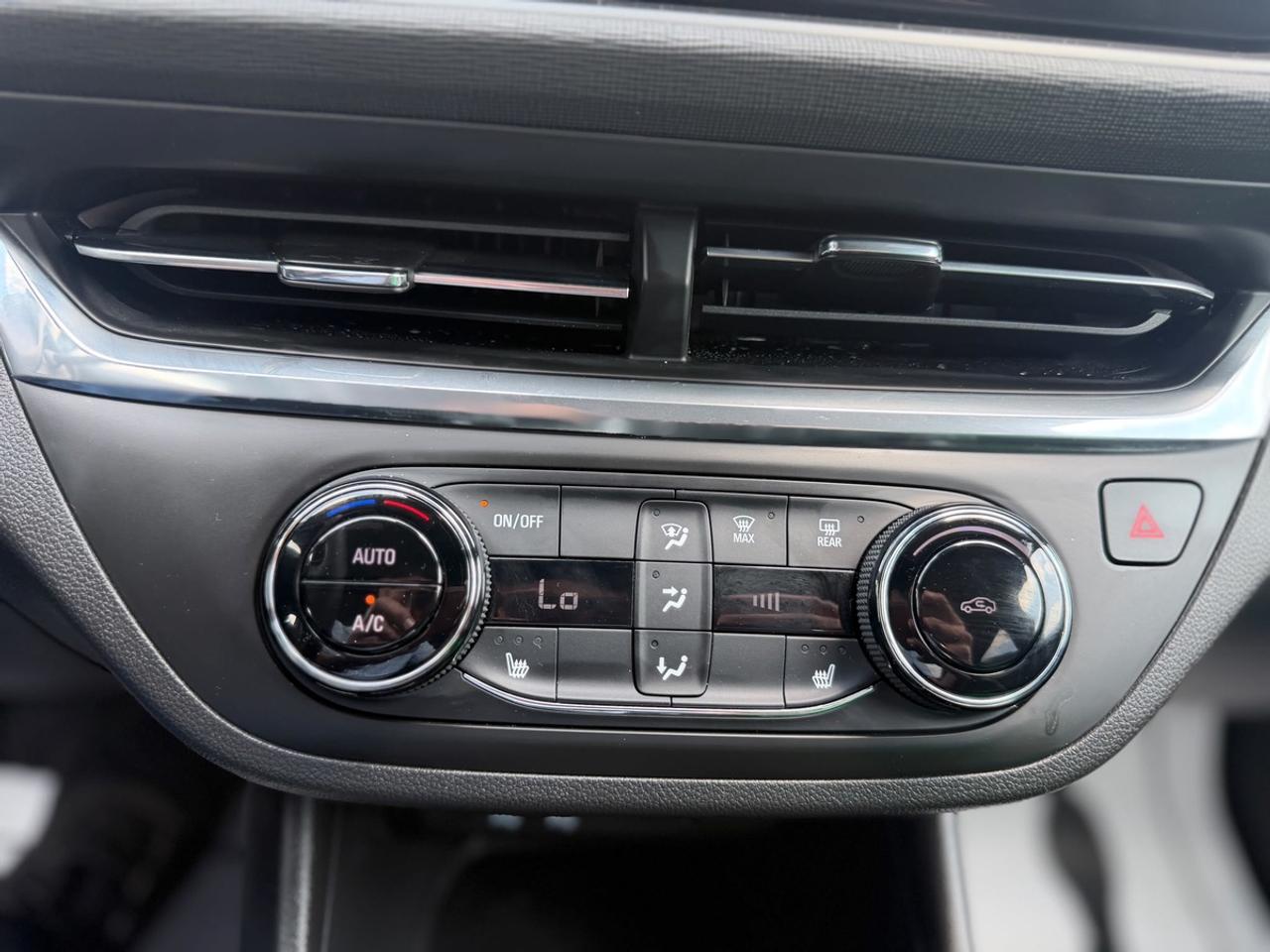 2025 Buick Envista Preferred Photo