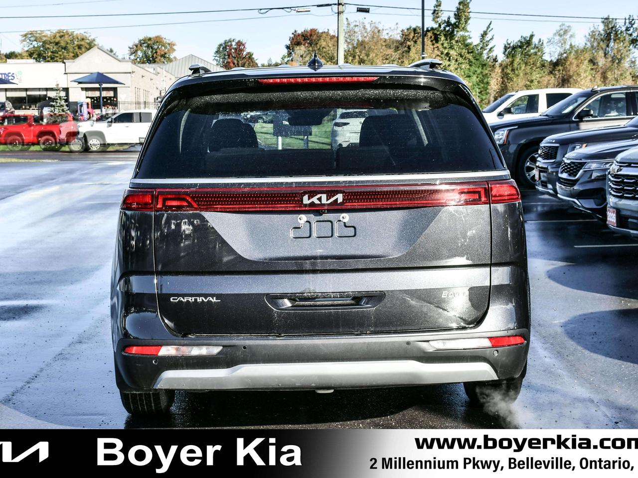 2023 Kia Carnival LX+ FWD Photo