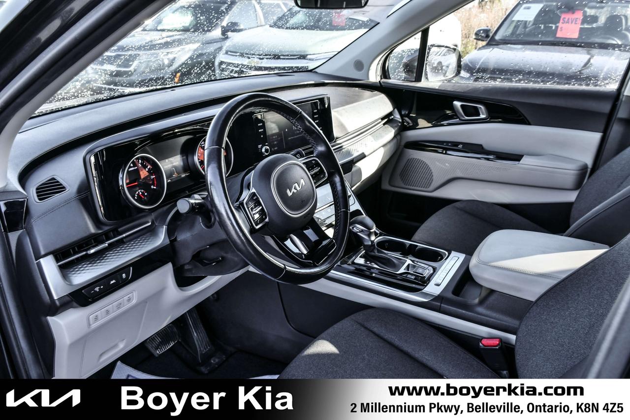 2023 Kia Carnival LX+ FWD Photo