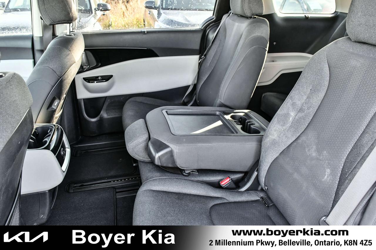 2023 Kia Carnival LX+ FWD Photo