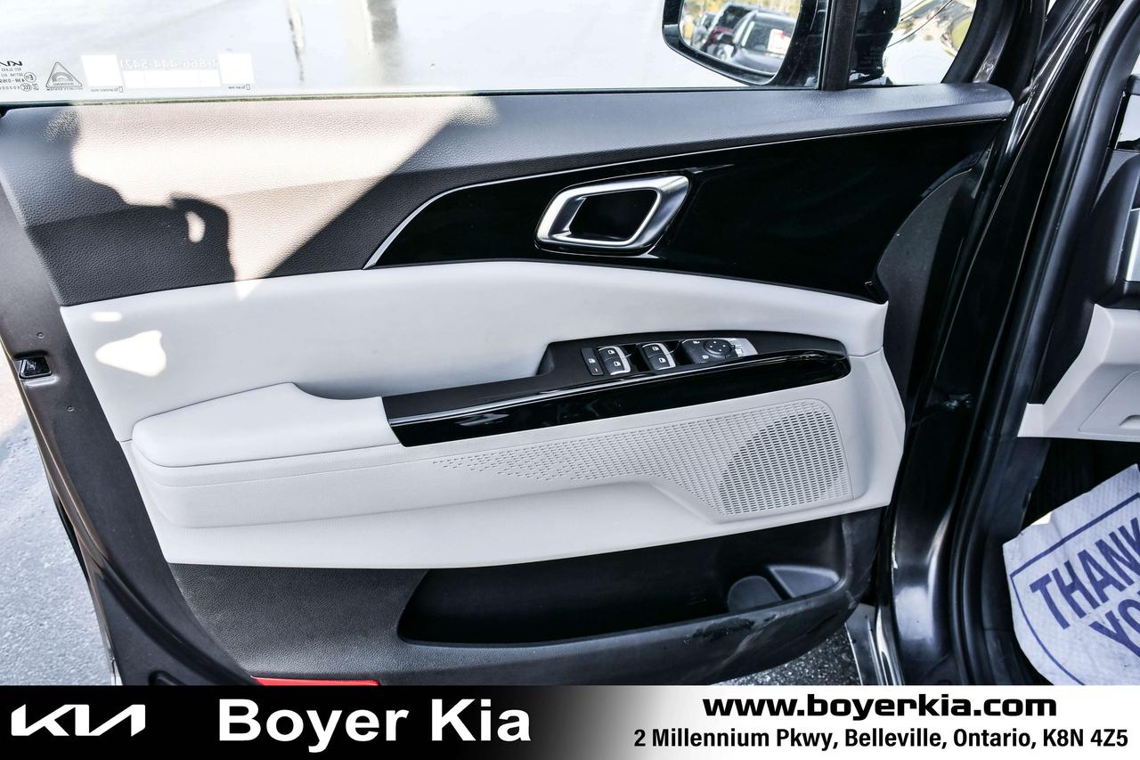 2023 Kia Carnival LX+ FWD Photo