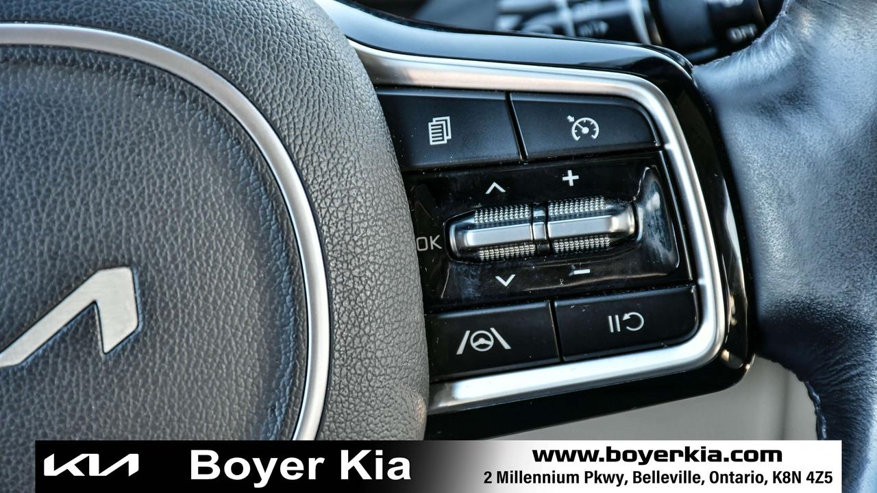 2023 Kia Carnival LX+ FWD Photo