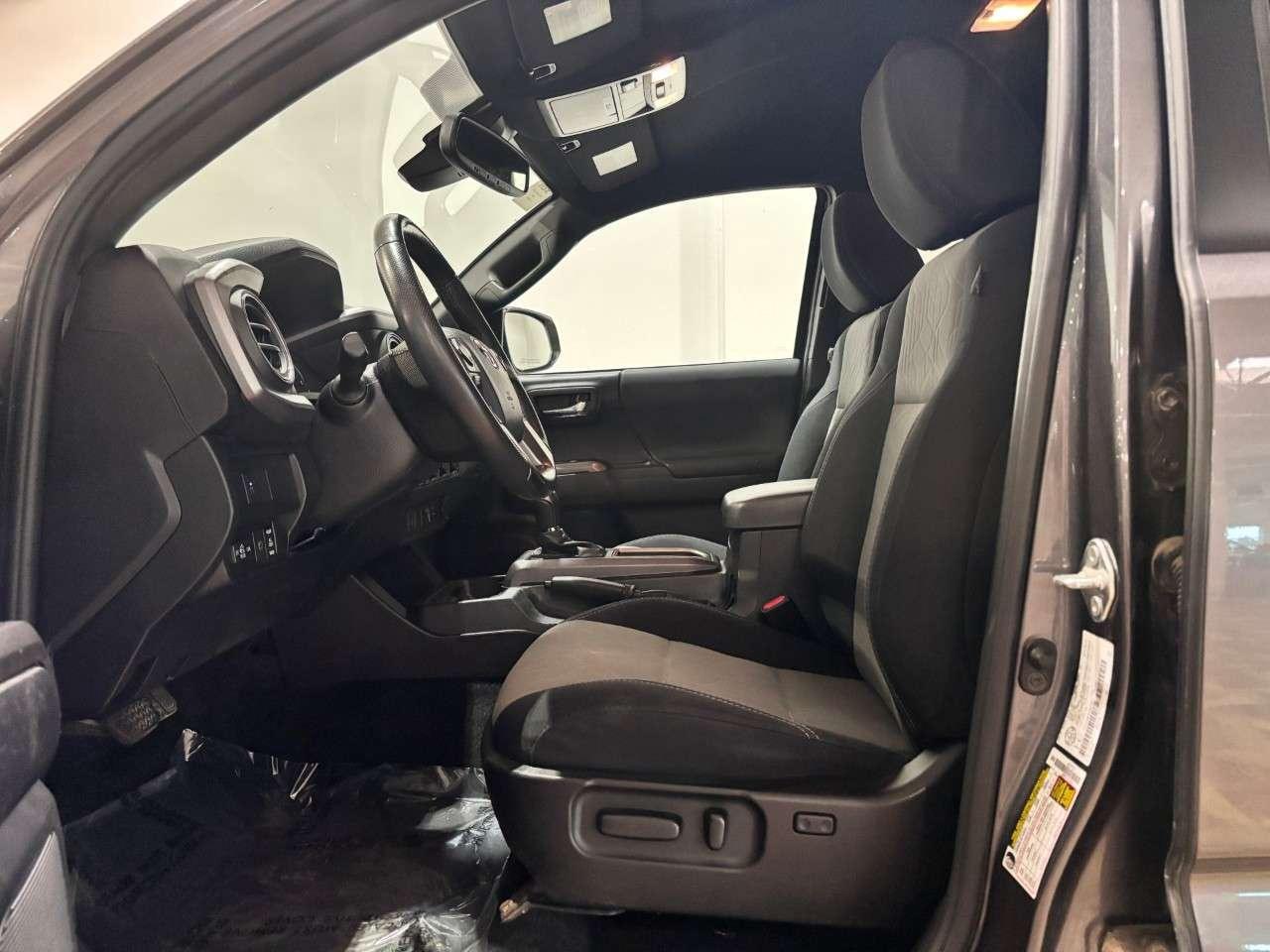 2021 Toyota Tacoma 4x4 Double Cab Auto Photo