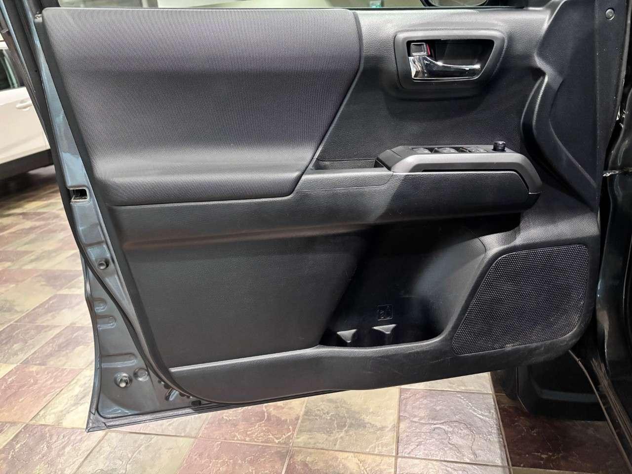 2021 Toyota Tacoma 4x4 Double Cab Auto Photo