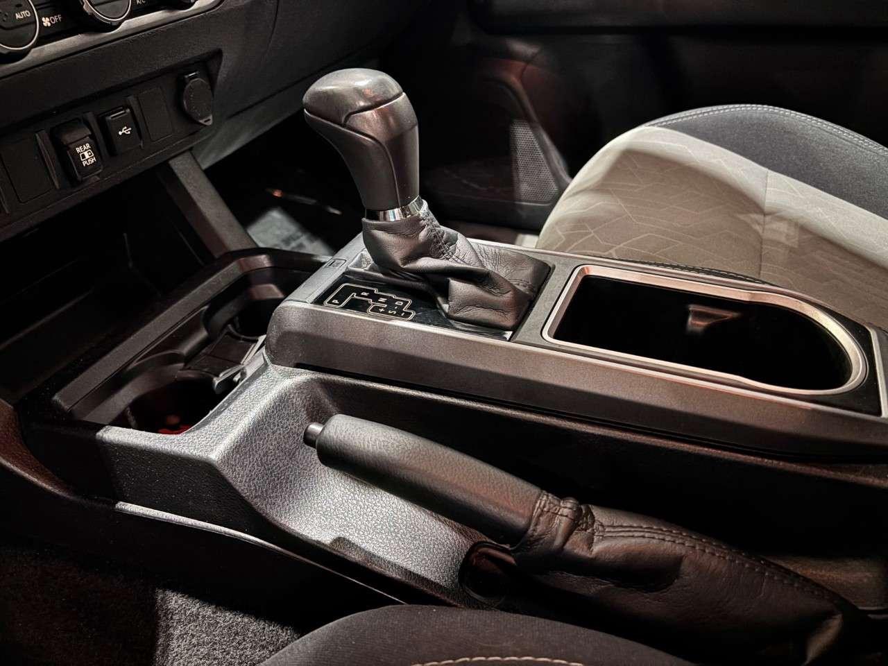 2021 Toyota Tacoma 4x4 Double Cab Auto Photo
