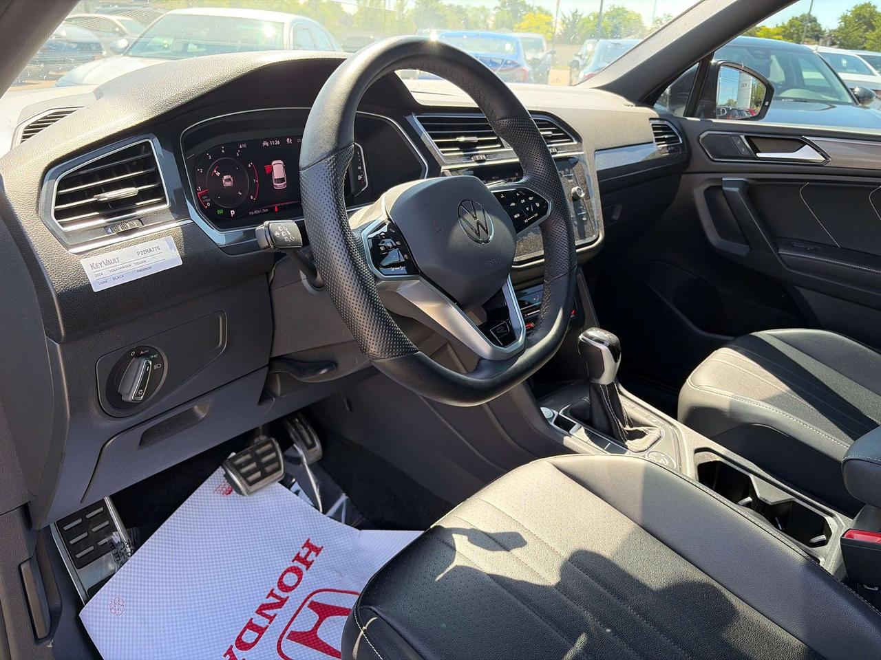 2024 Volkswagen Tiguan Comfortline R-Line Black Edition Photo