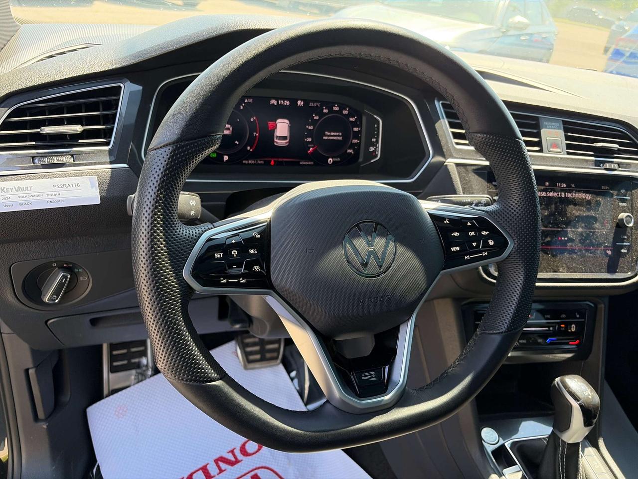 2024 Volkswagen Tiguan Comfortline R-Line Black Edition Photo
