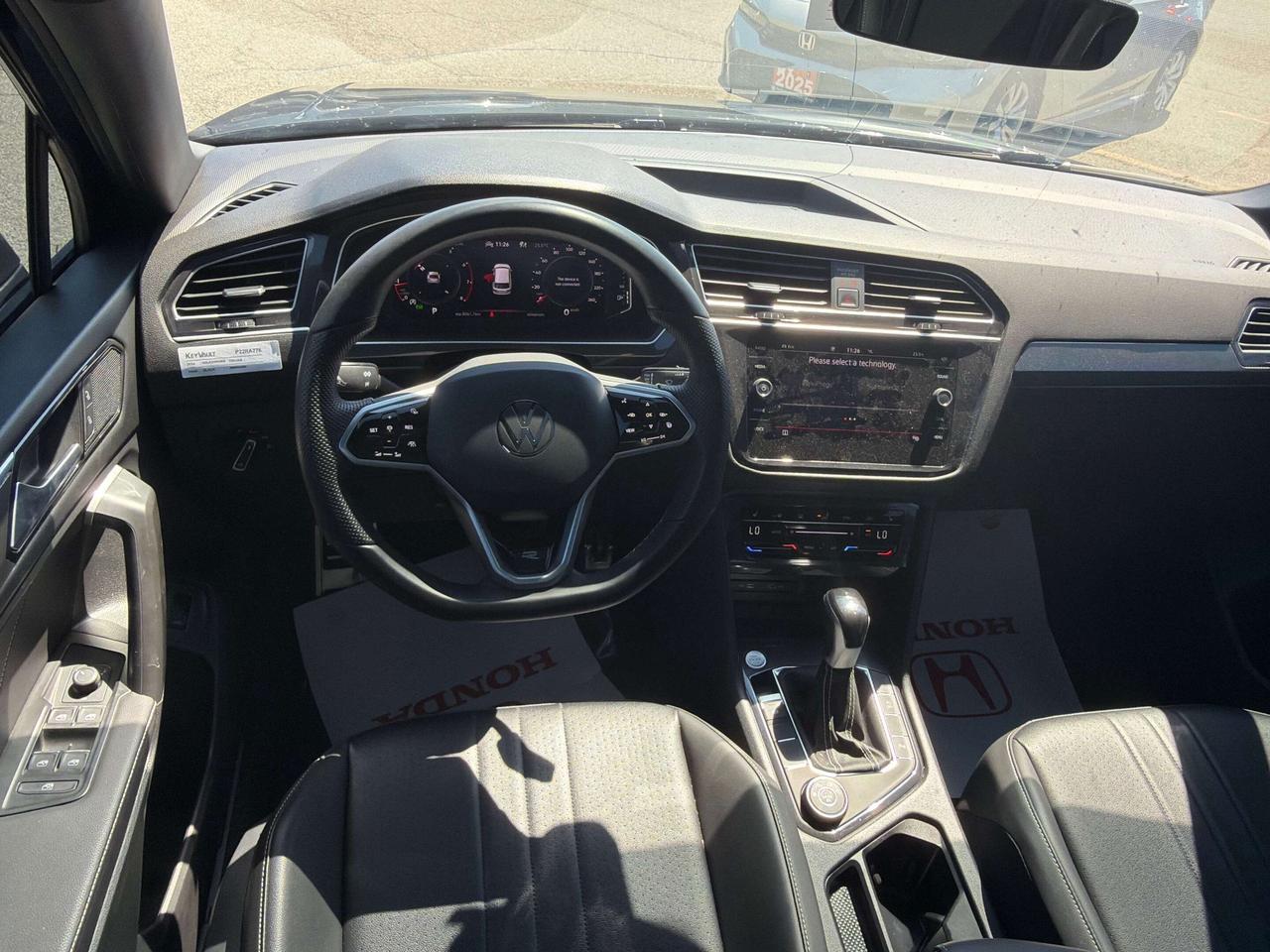 2024 Volkswagen Tiguan Comfortline R-Line Black Edition Photo