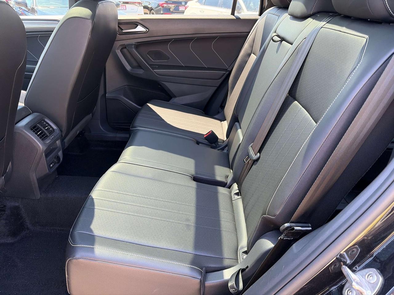 2024 Volkswagen Tiguan Comfortline R-Line Black Edition Photo