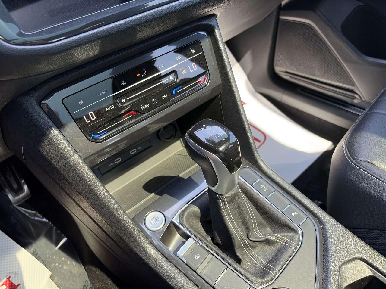 2024 Volkswagen Tiguan Comfortline R-Line Black Edition Photo