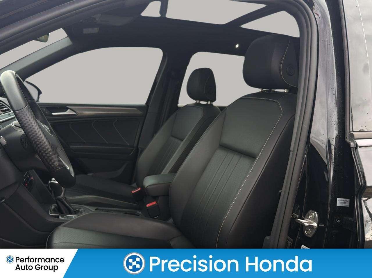 2024 Volkswagen Tiguan Comfortline R-Line Black Edition Photo
