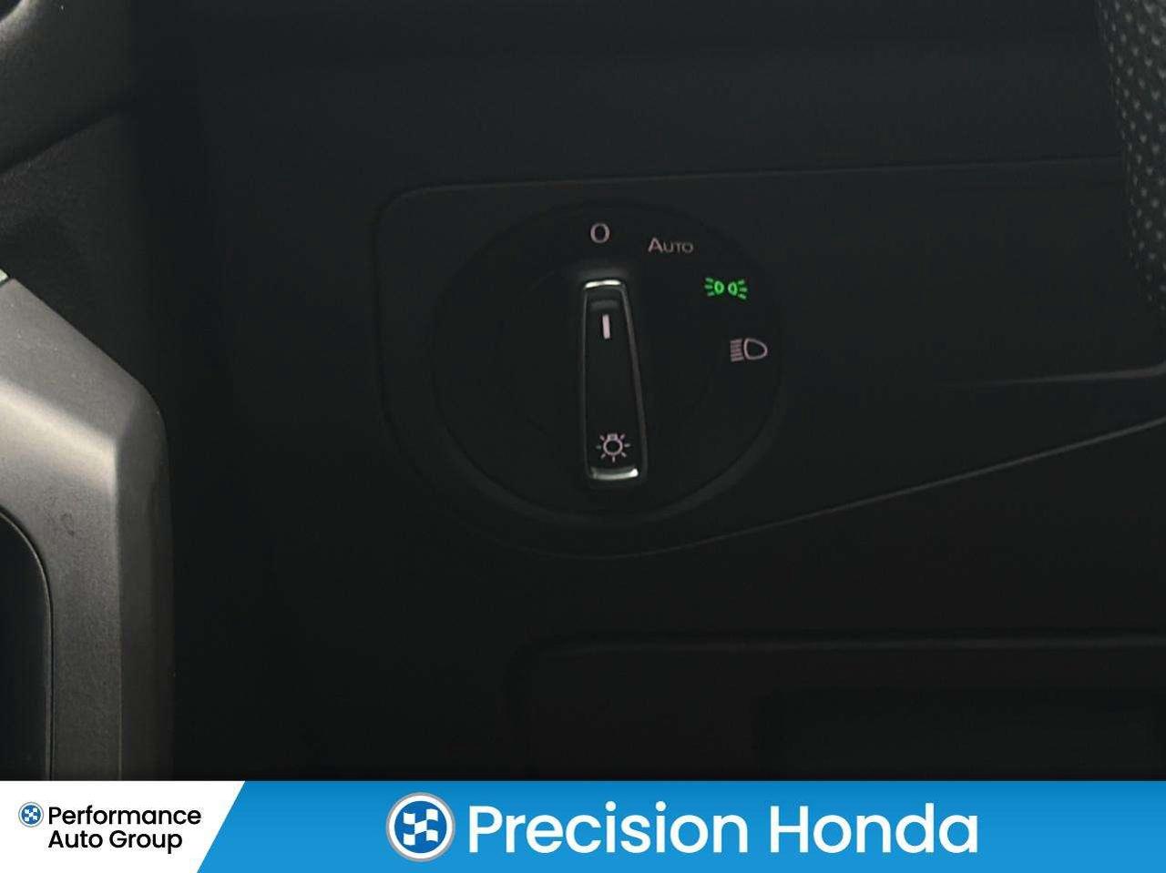2024 Volkswagen Tiguan Comfortline R-Line Black Edition Photo