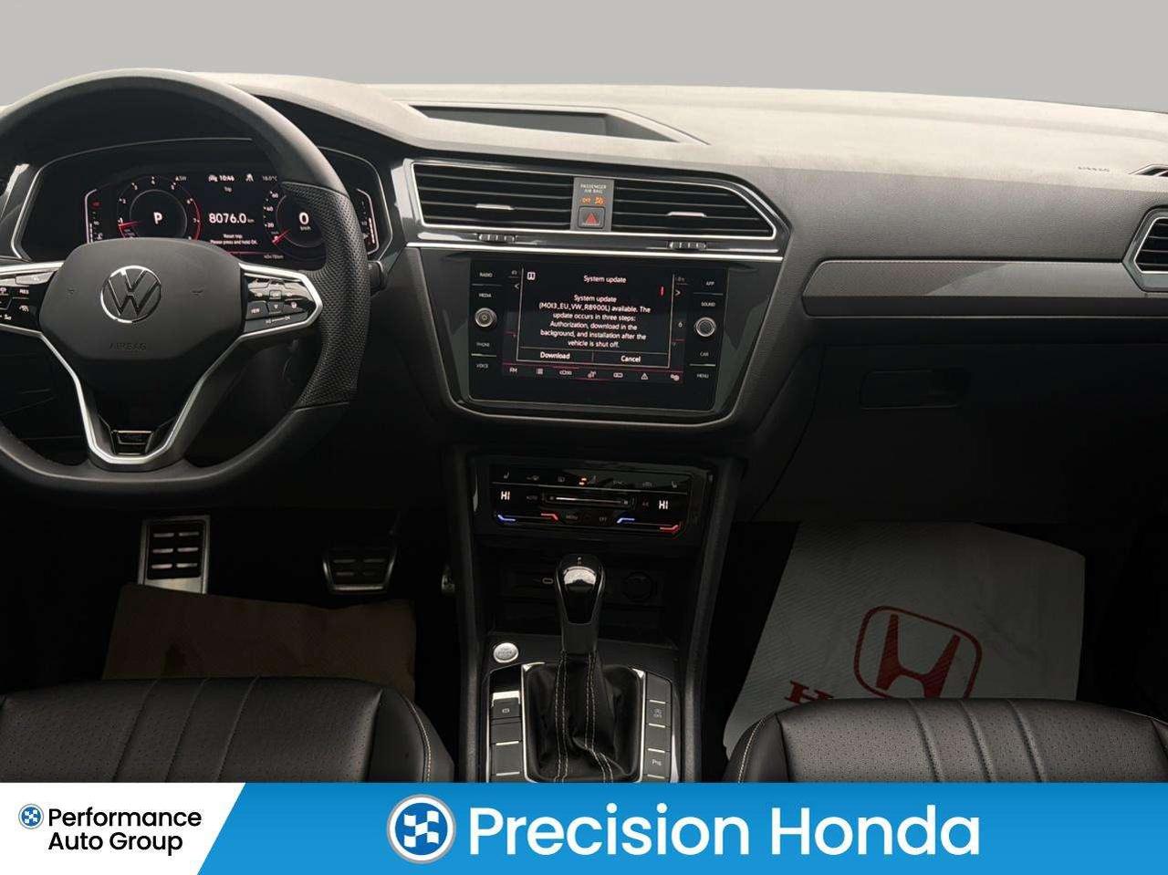 2024 Volkswagen Tiguan Comfortline R-Line Black Edition Photo