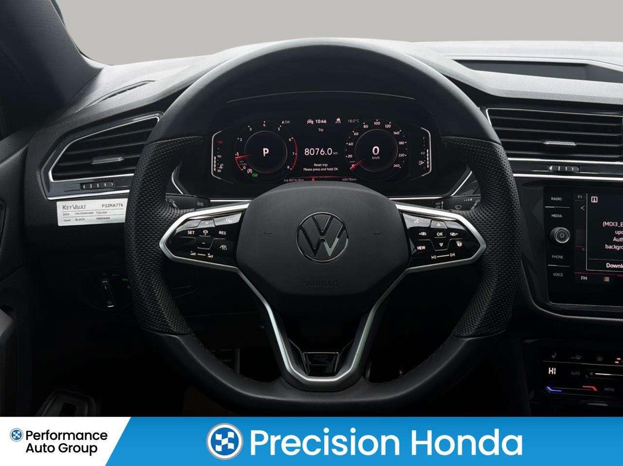 2024 Volkswagen Tiguan Comfortline R-Line Black Edition Photo