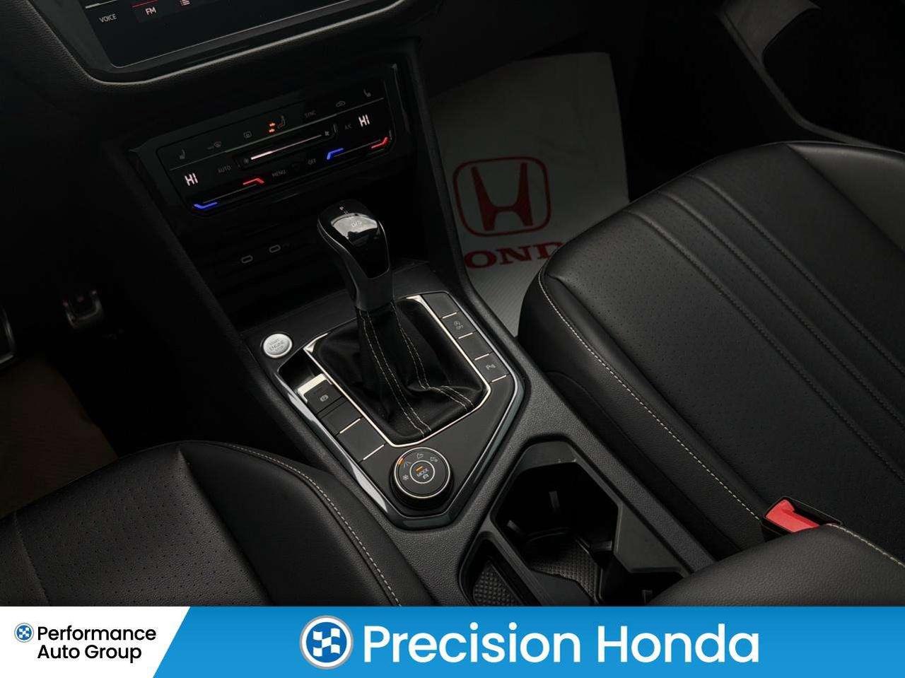 2024 Volkswagen Tiguan Comfortline R-Line Black Edition Photo