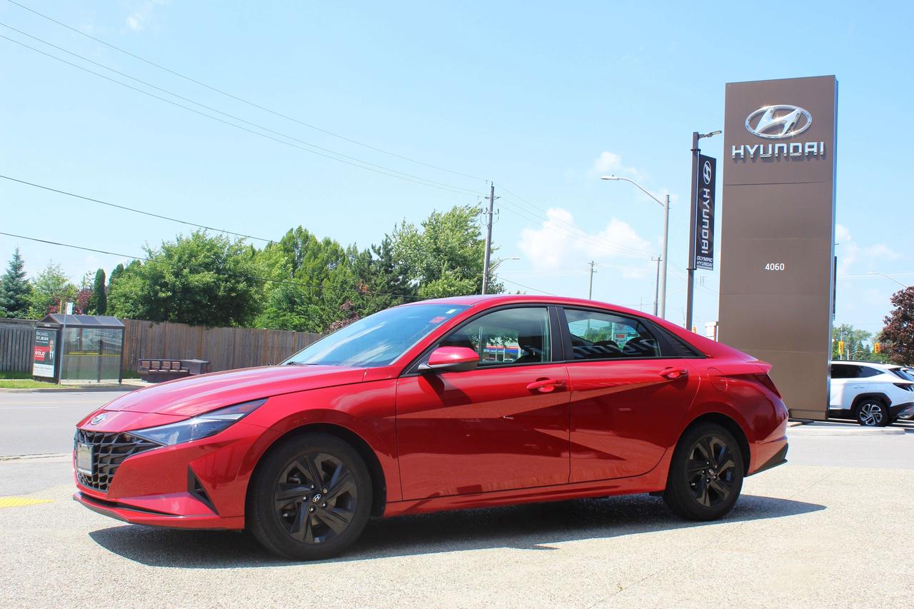 2023 Hyundai Elantra Preferred IVT w/Tech Pkg Photo2