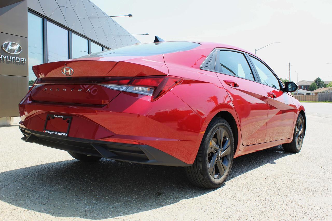 2023 Hyundai Elantra Preferred IVT w/Tech Pkg Photo