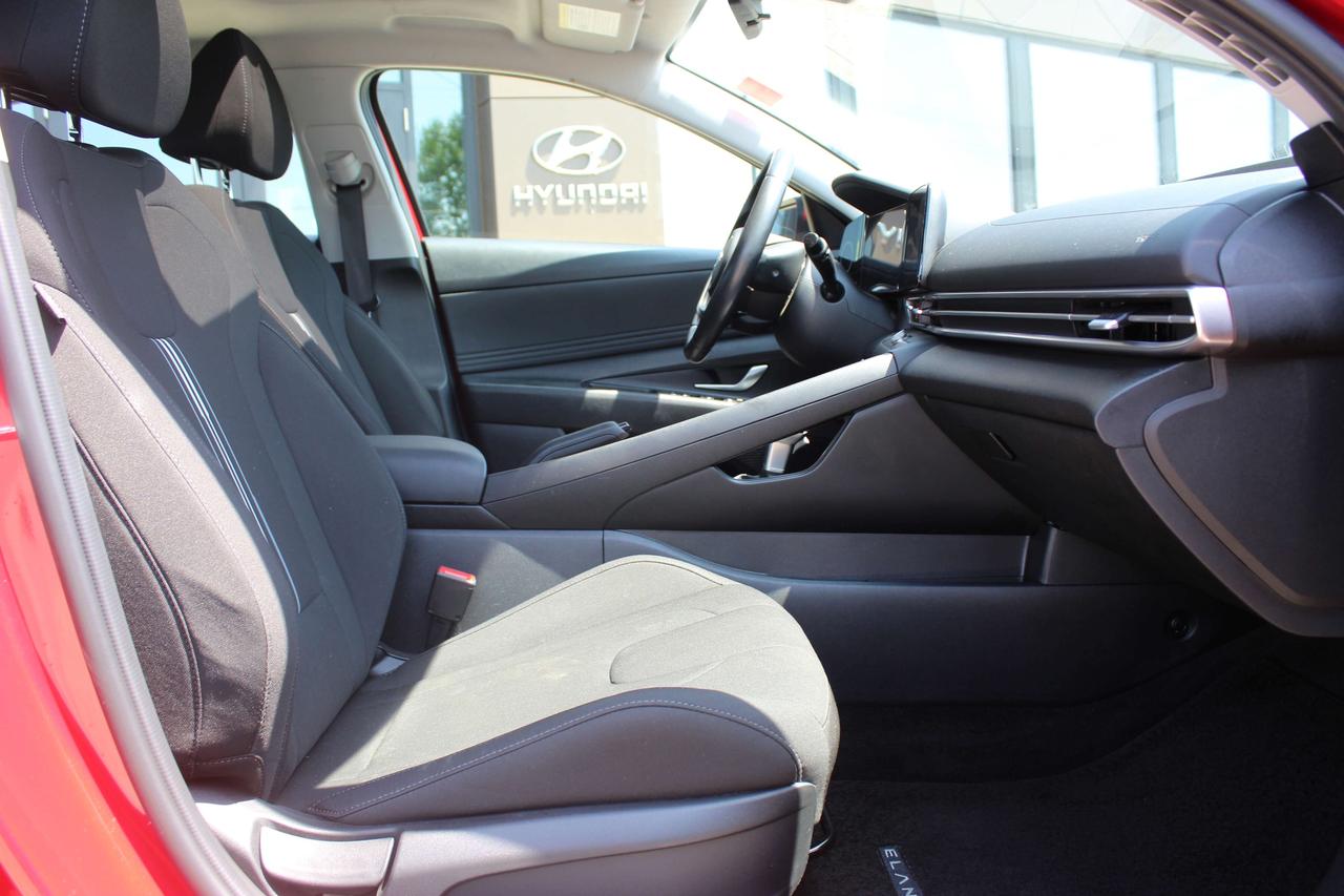 2023 Hyundai Elantra Preferred IVT w/Tech Pkg Photo