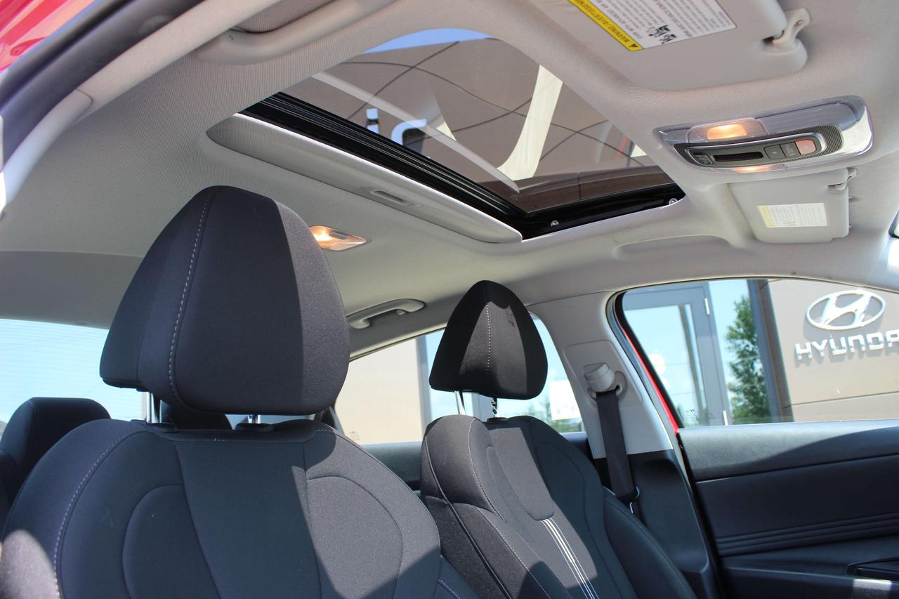 2023 Hyundai Elantra Preferred IVT w/Tech Pkg Photo