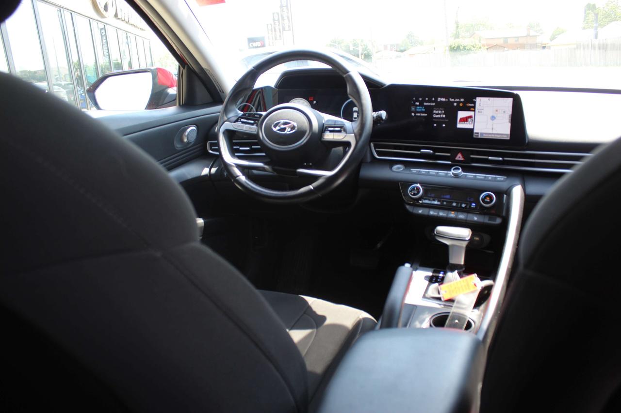 2023 Hyundai Elantra Preferred IVT w/Tech Pkg Photo