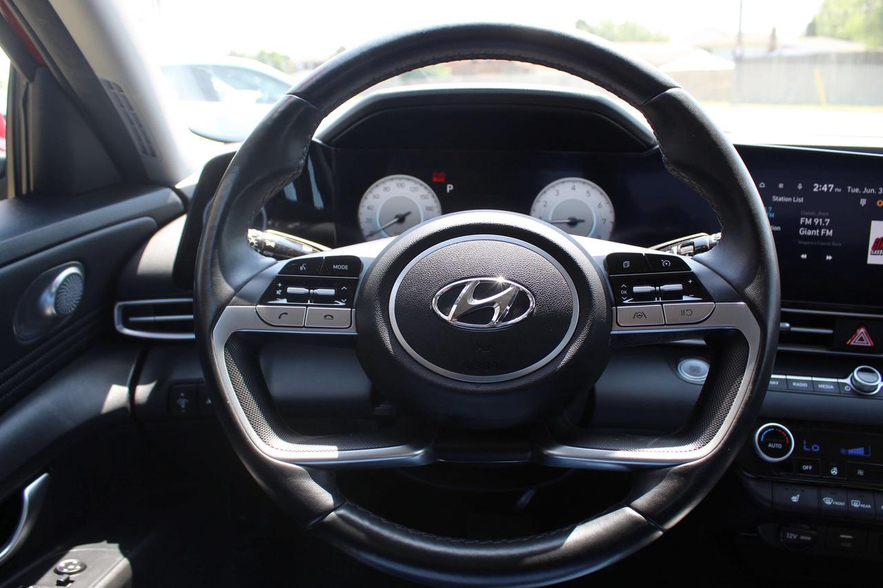 2023 Hyundai Elantra Preferred IVT w/Tech Pkg Photo