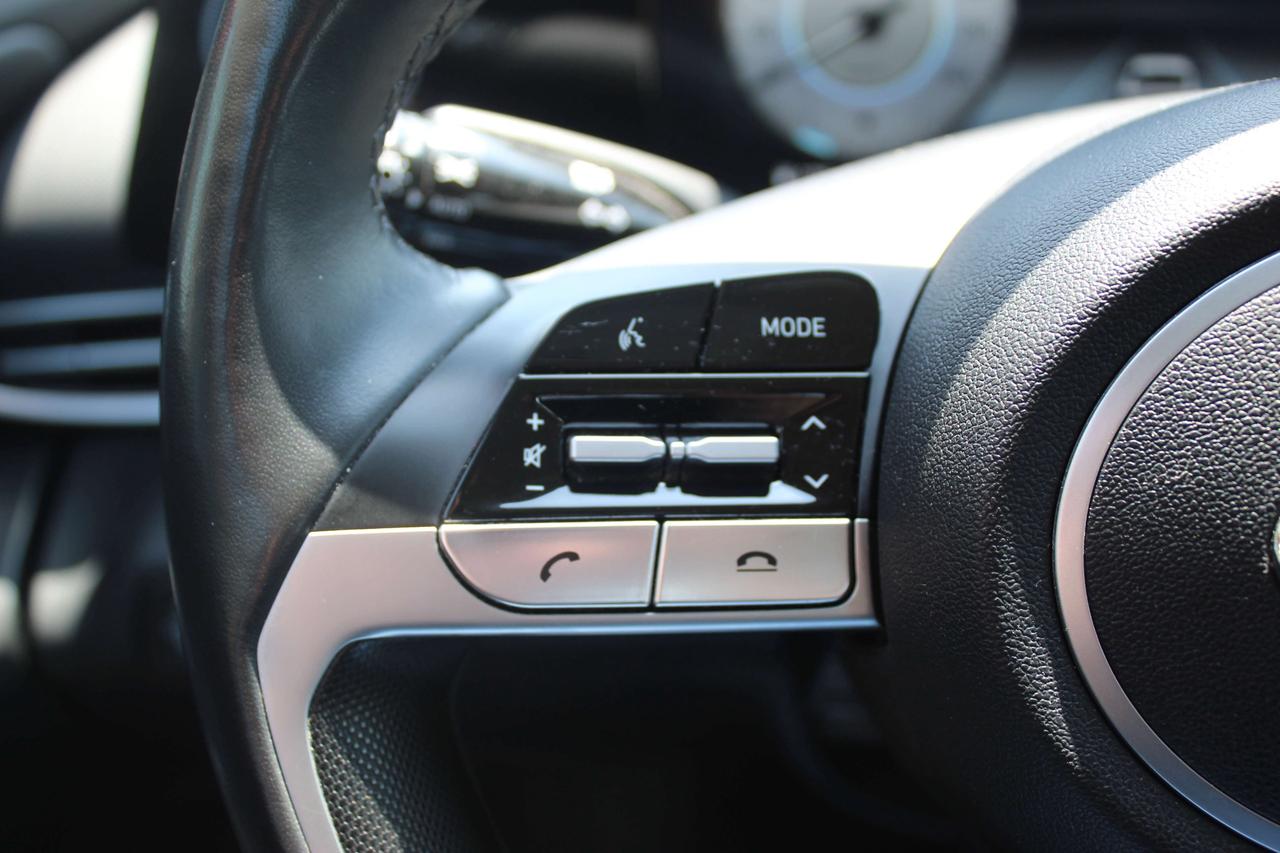 2023 Hyundai Elantra Preferred IVT w/Tech Pkg Photo